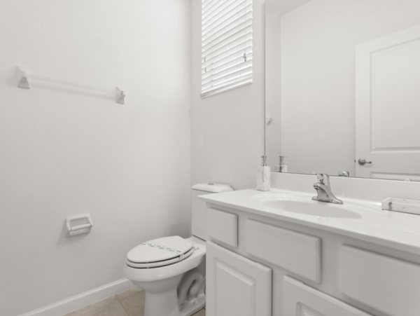 Luxury Vacation Home in Kissimmee 6-Bedroom Home with Private Pool & Great Amenities